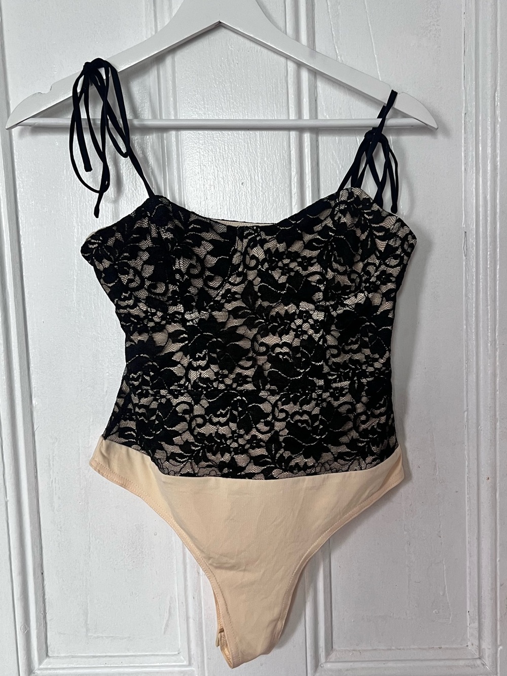 Lulus Black Floral Lace Nude Mesh Tie Strap Silhouette Bodysuit NWT Small